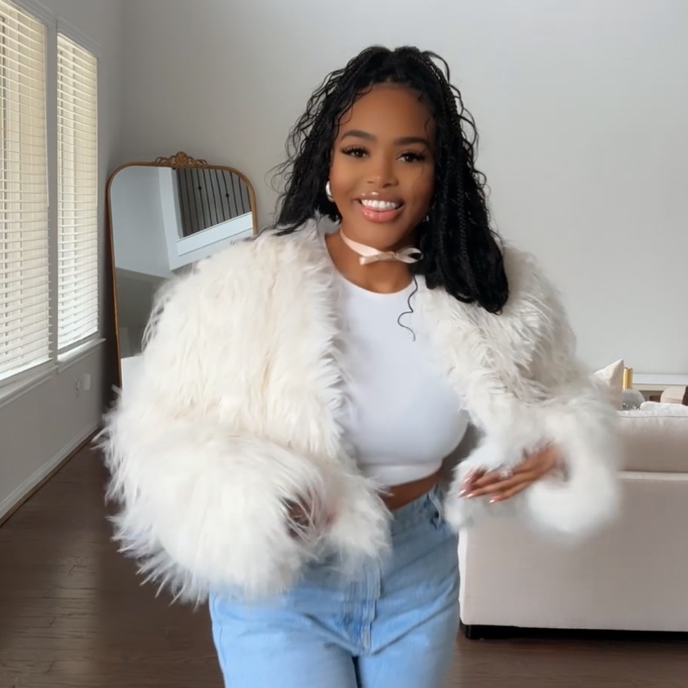 Boohoo Faux Fur Crop Jacket (cream)